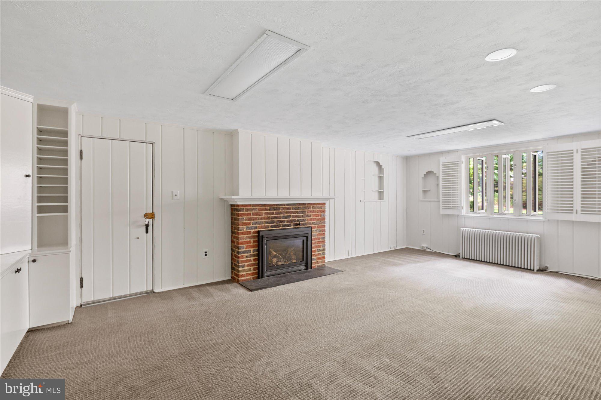 1215 HIGHLAND DRIVE