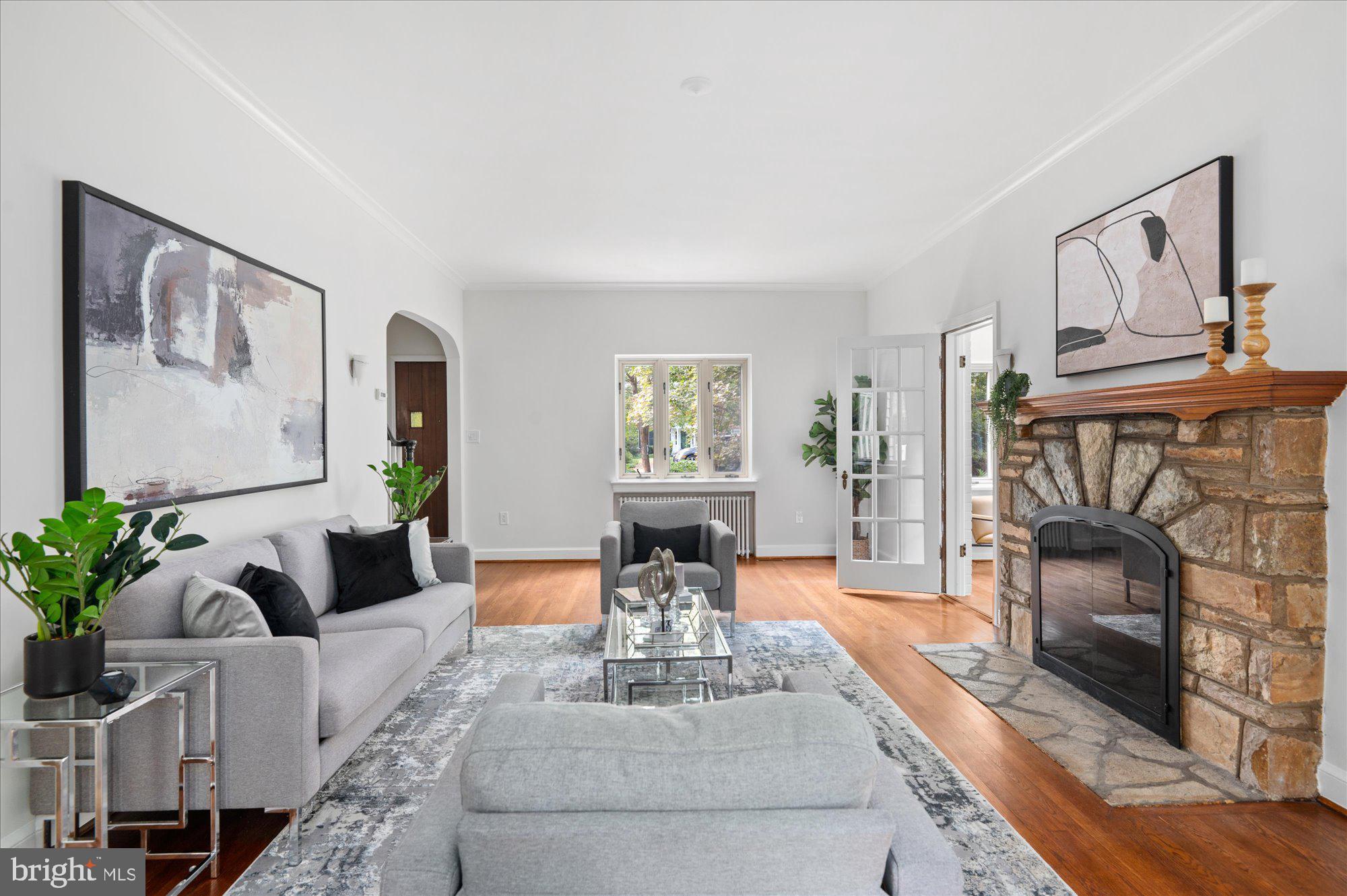 1215 HIGHLAND DRIVE
