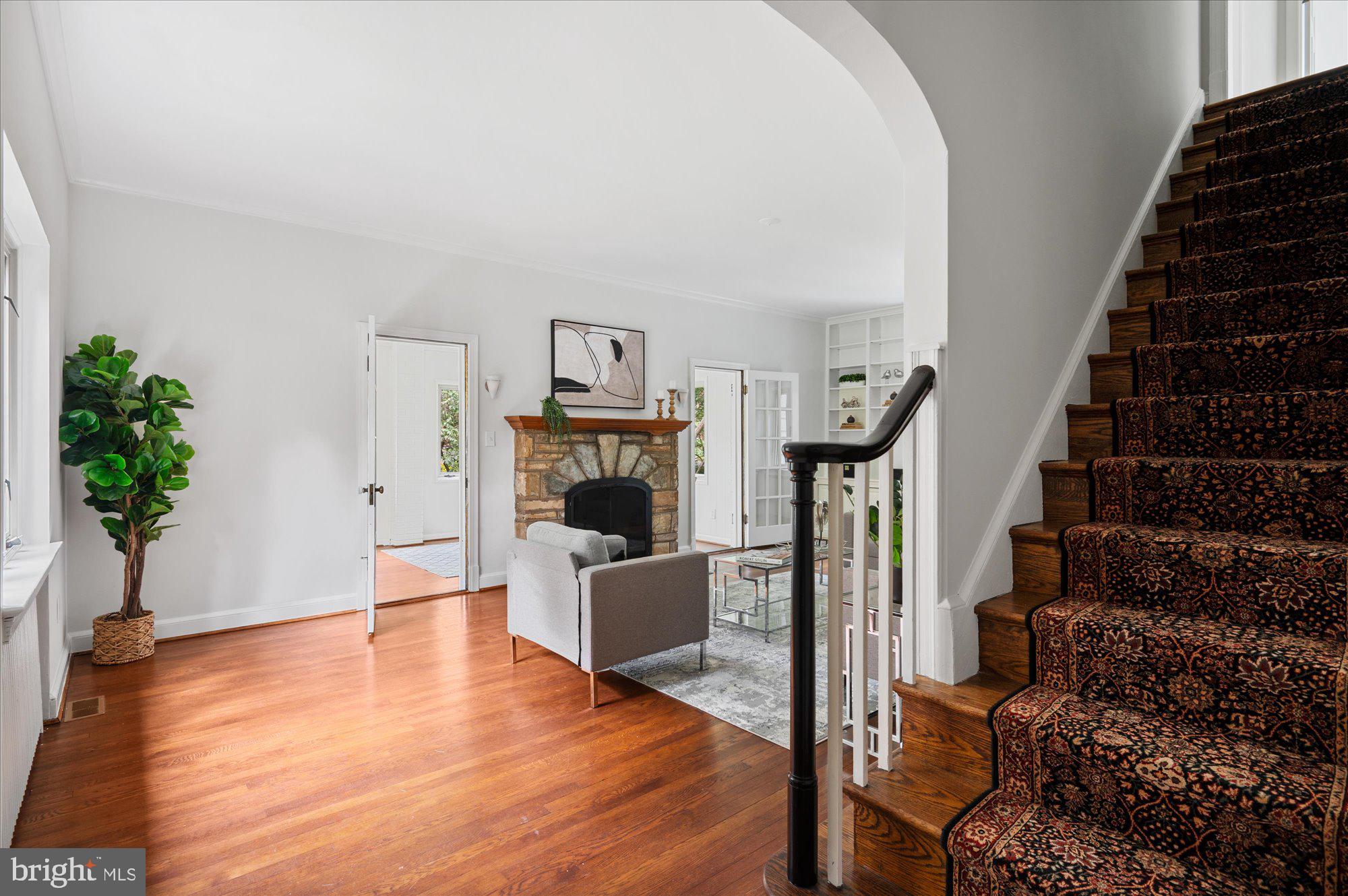 1215 HIGHLAND DRIVE