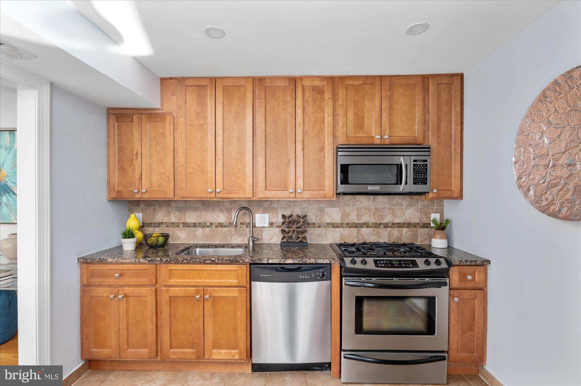 10853 Amherst AVENUE Unit: 1