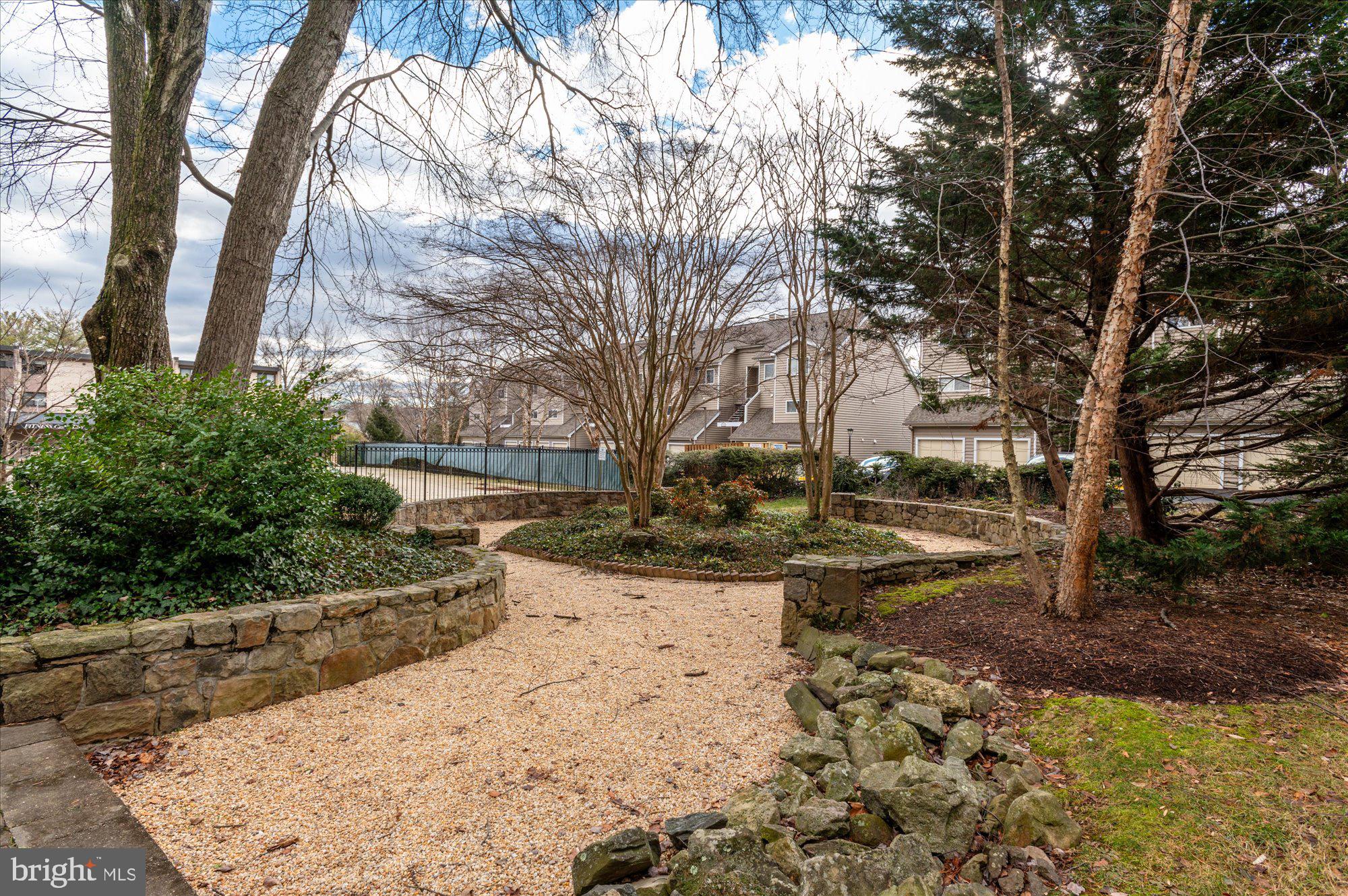 10853 Amherst AVENUE Unit: 1