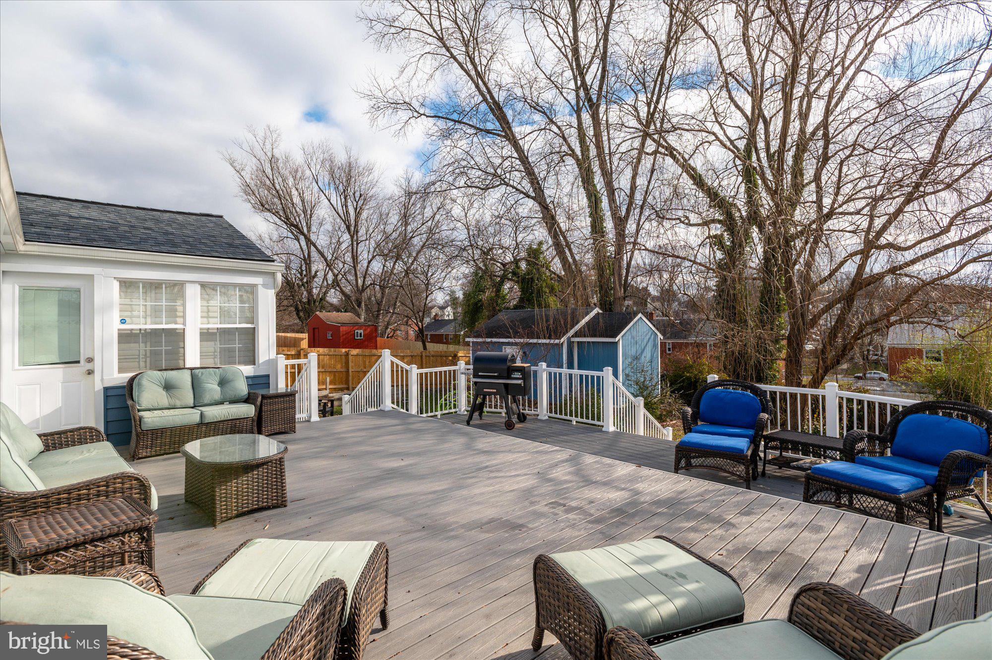 12105 Edgemont Street