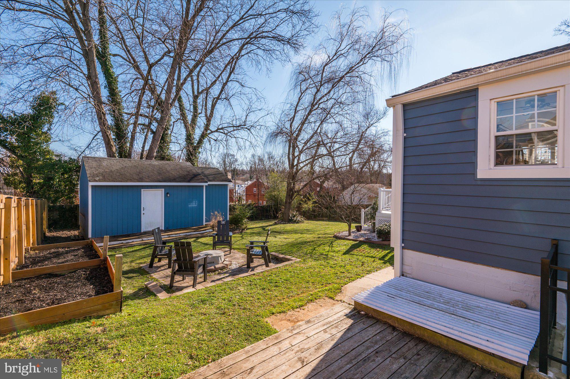 12105 Edgemont Street