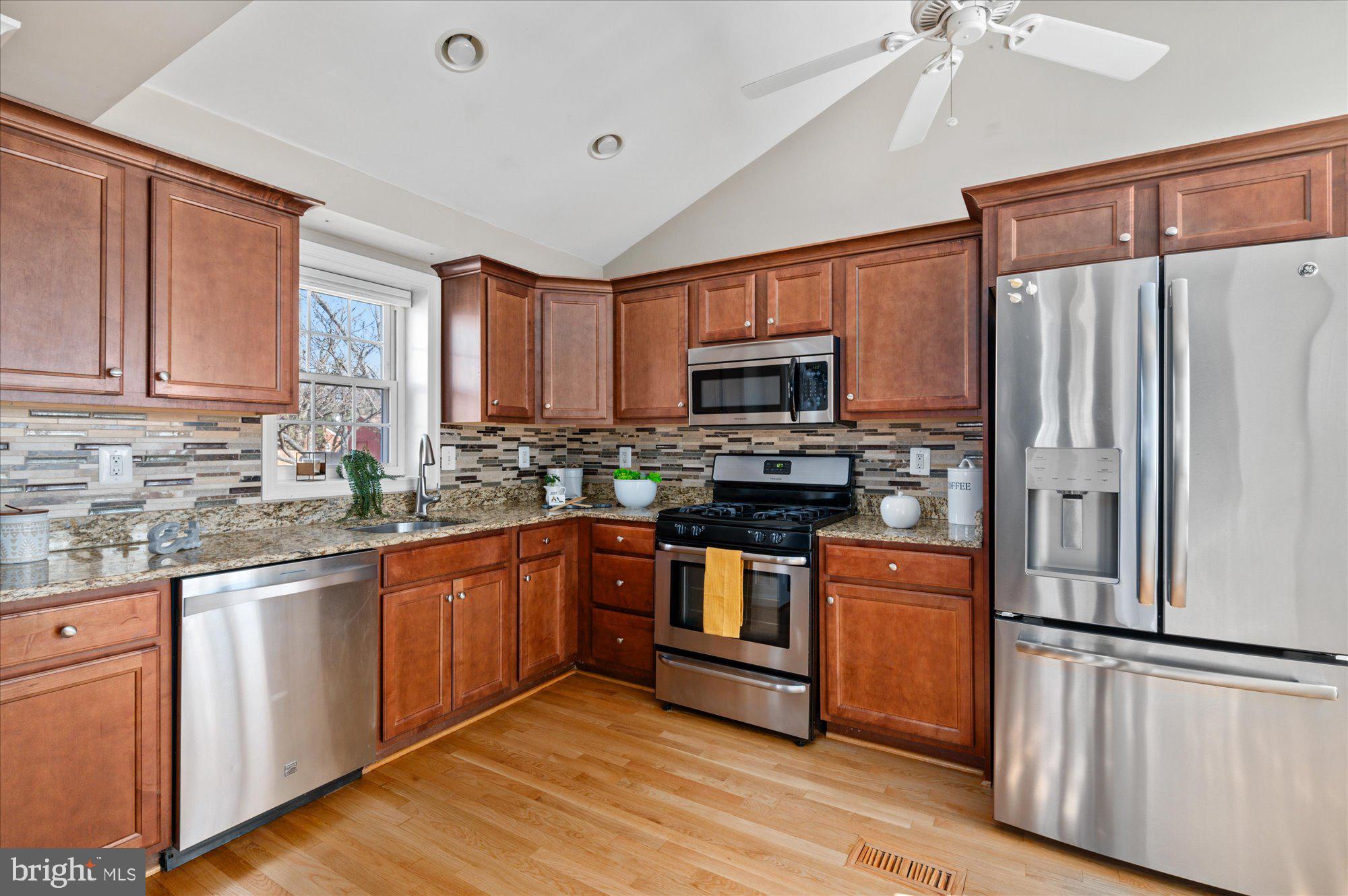 12105 Edgemont Street