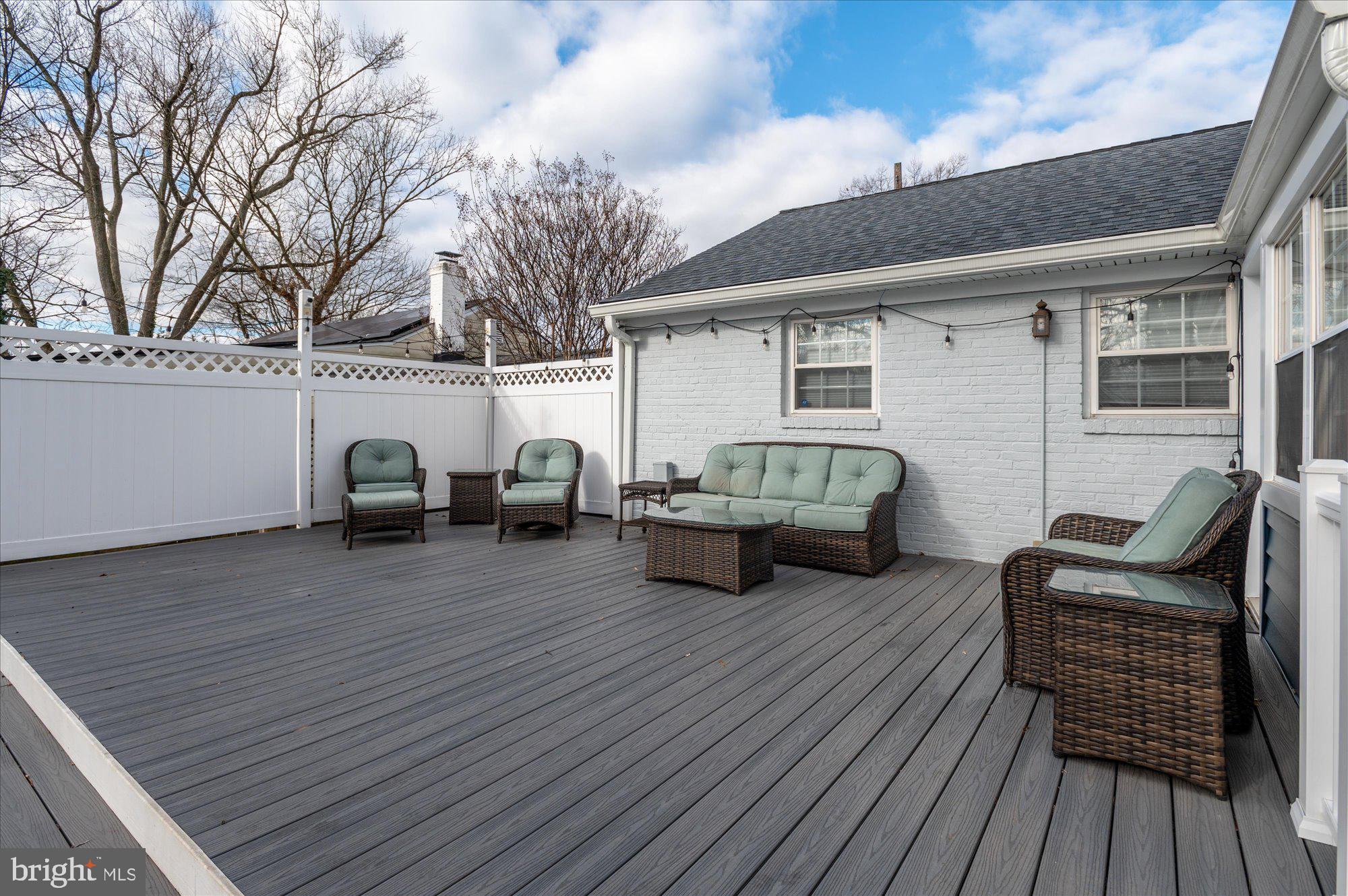 12105 Edgemont Street