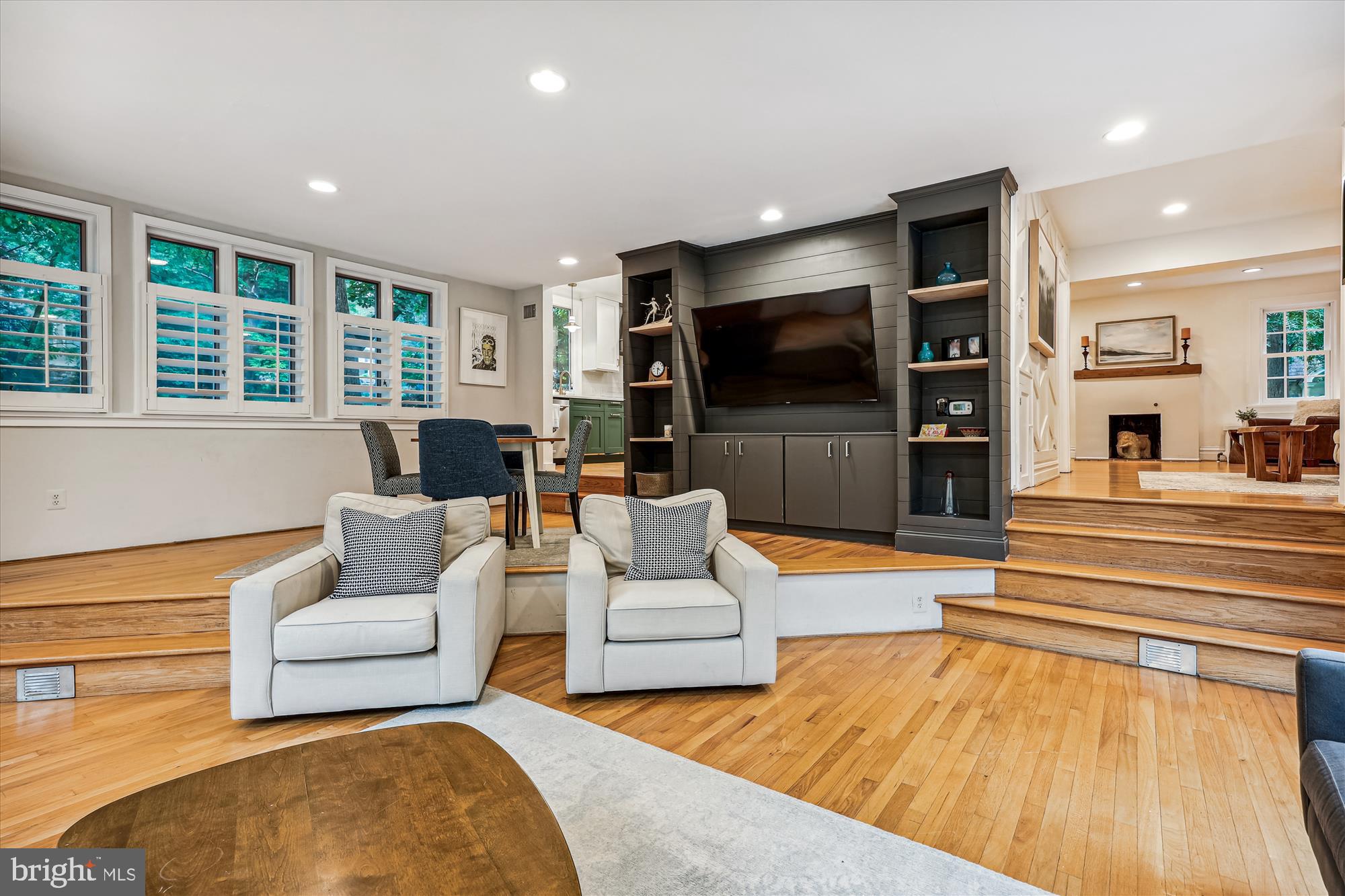 4921 Cumberland Ave