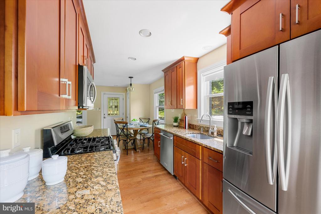 8 Grandin Cir