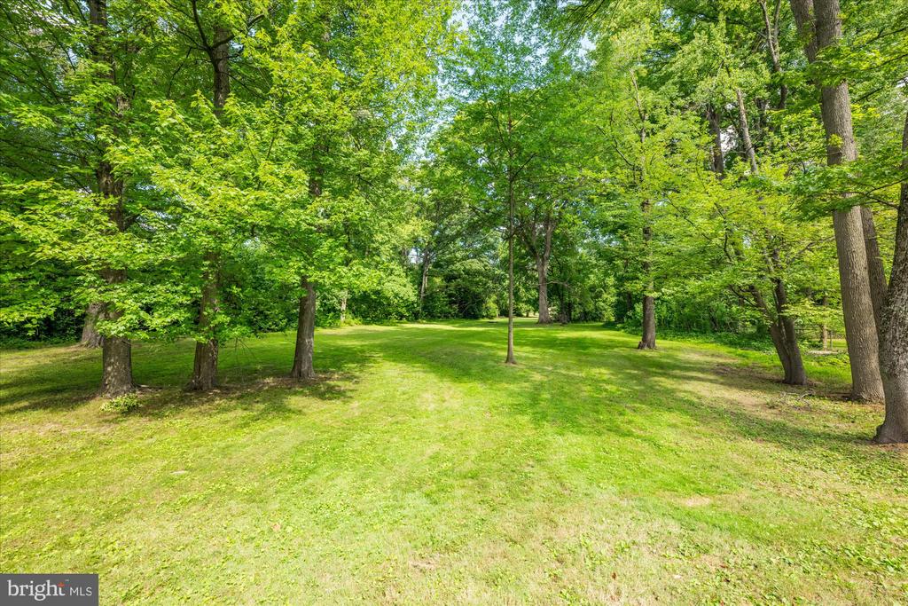 8 Grandin Cir