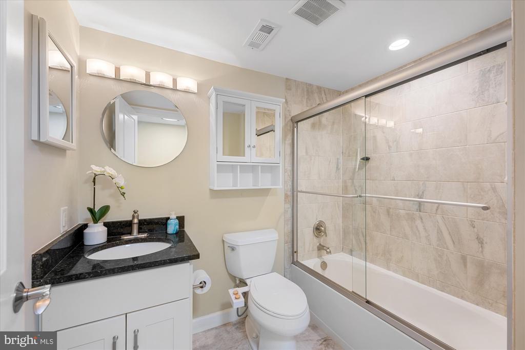 8 Grandin Cir