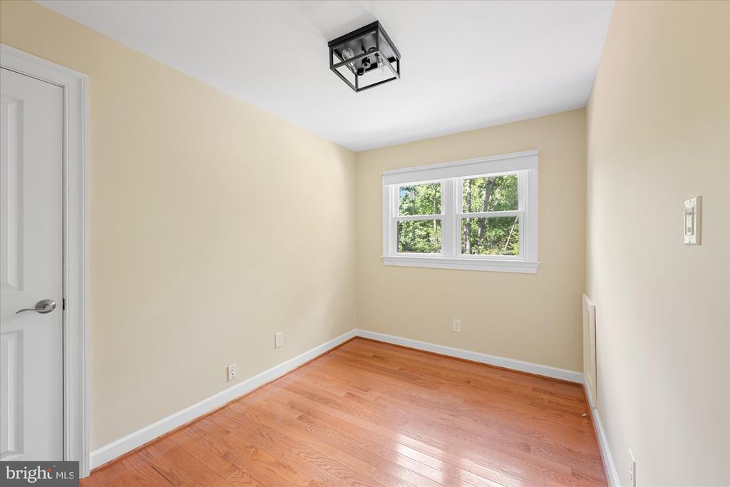 8 Grandin Cir