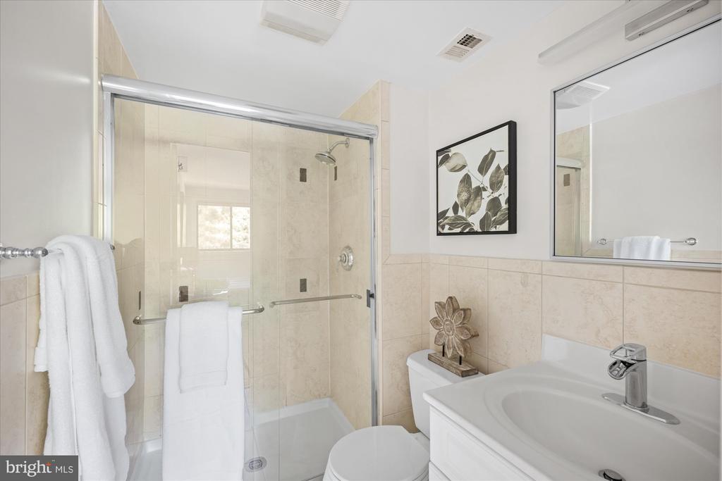 10853 Amherst Ave #201