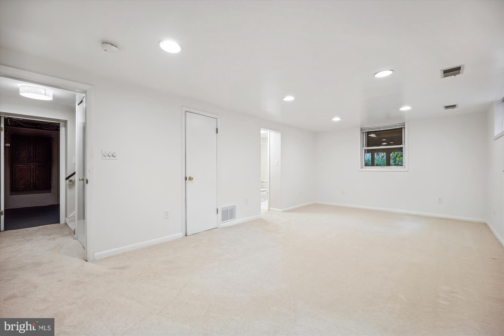 1502 Live Oak Dr