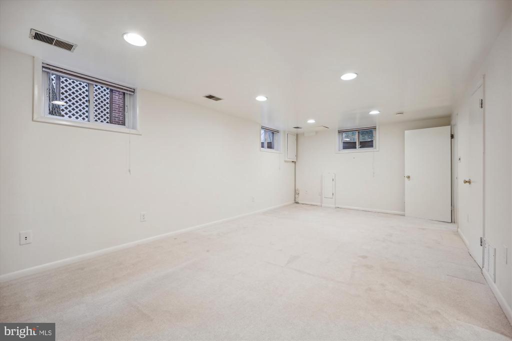 1502 Live Oak Dr