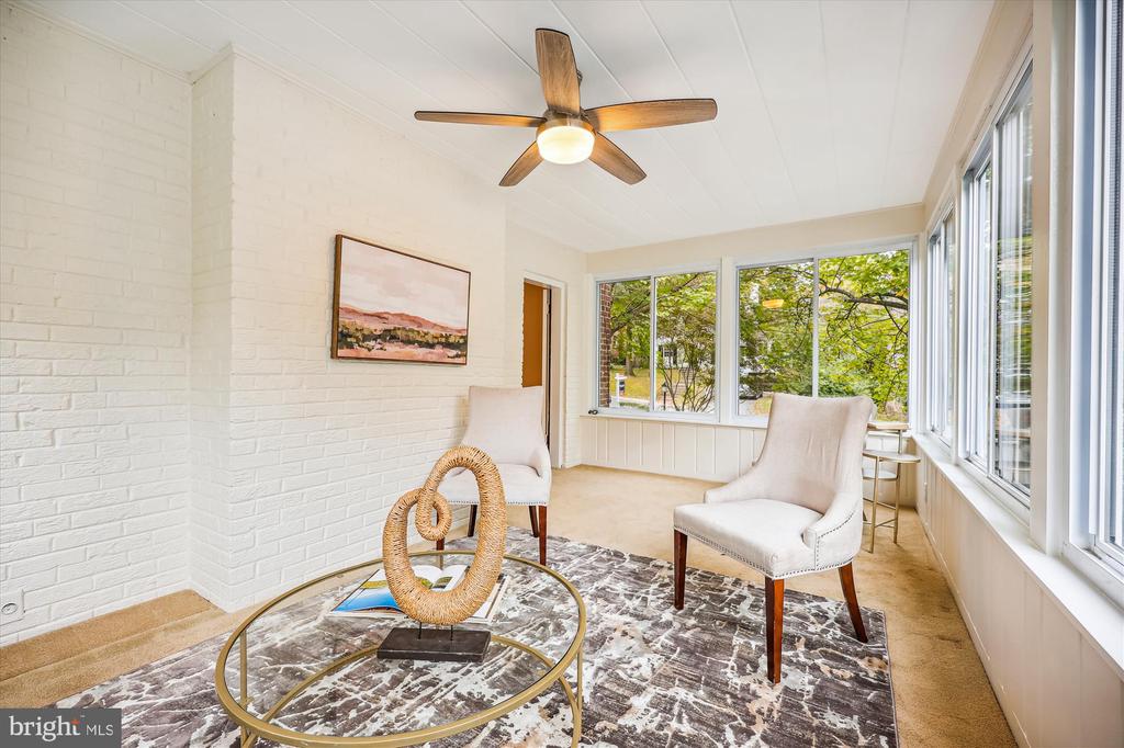1502 Live Oak Dr