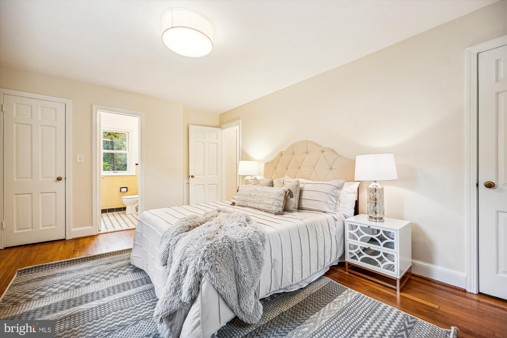 1502 Live Oak Dr