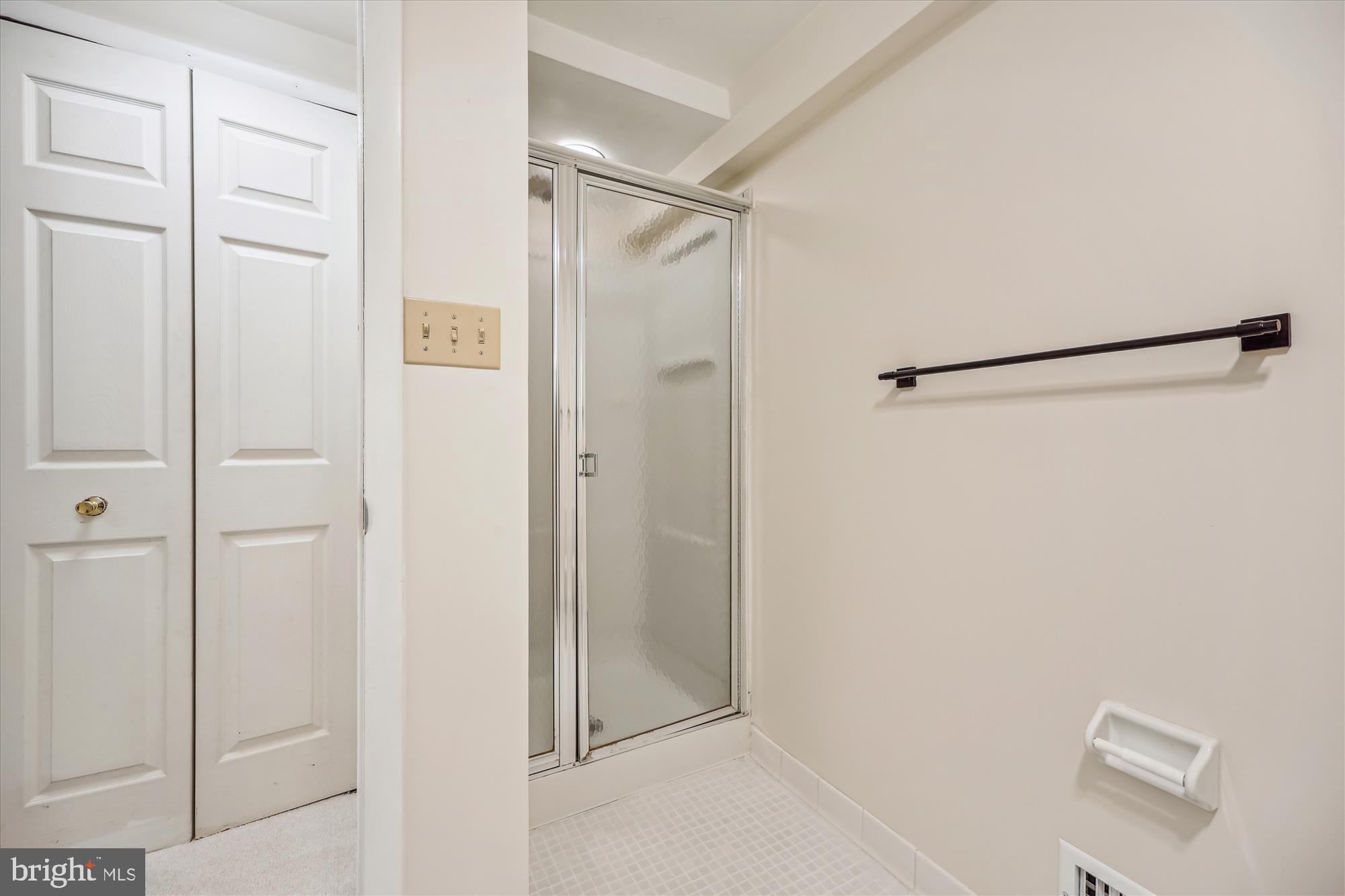 1502 Live Oak Dr