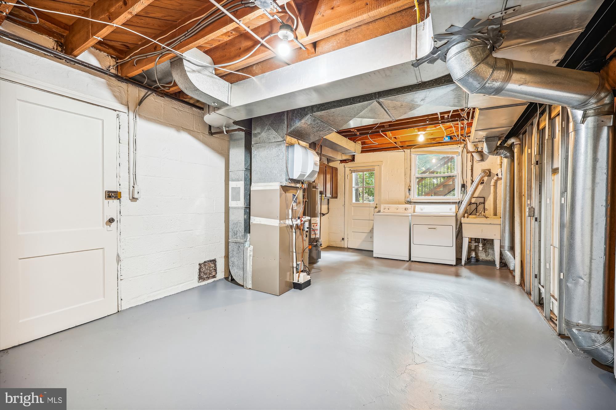 1502 Live Oak Dr