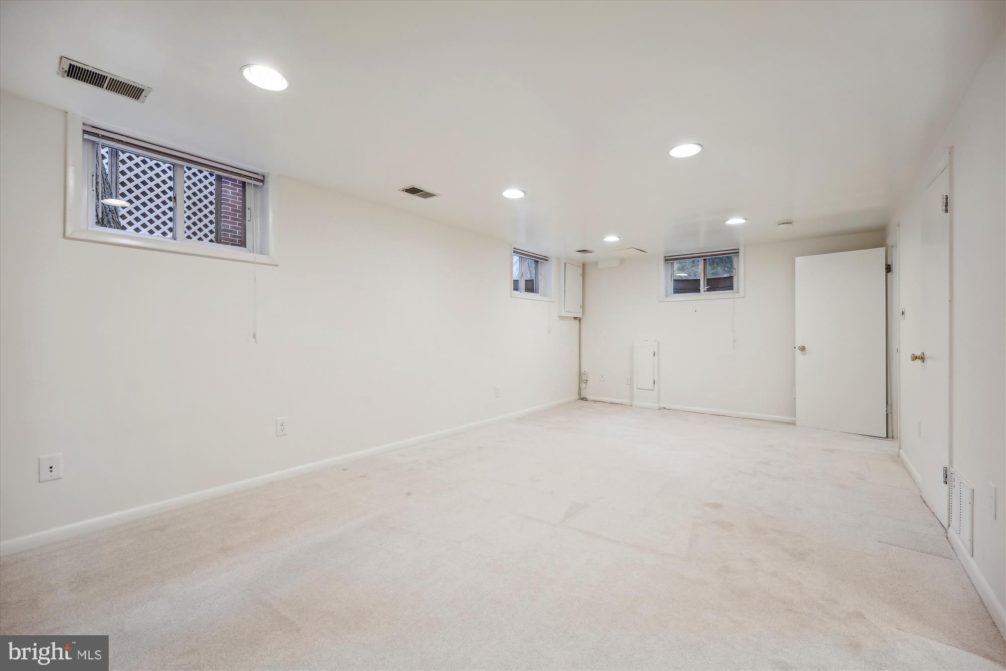 1502 Live Oak Dr