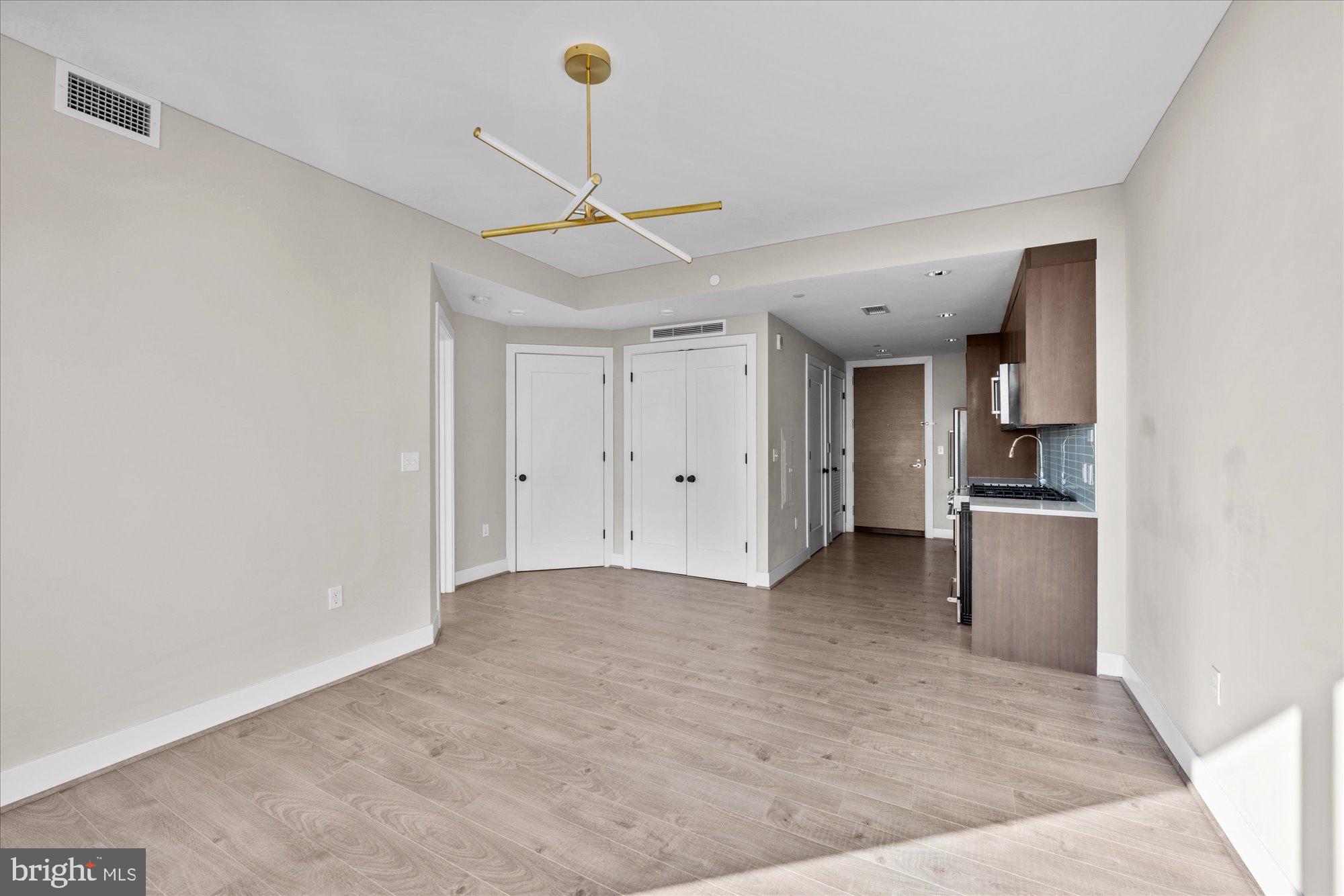 930 ROSE AVE #1802