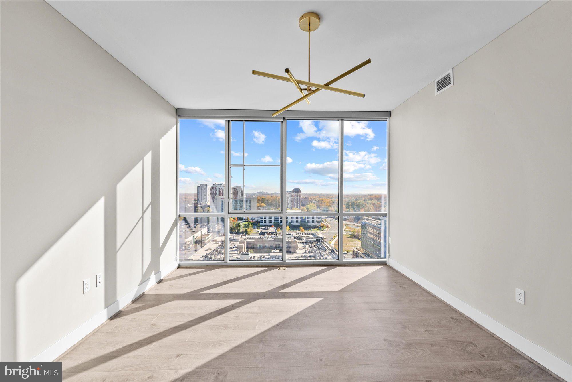 930 ROSE AVE #1802