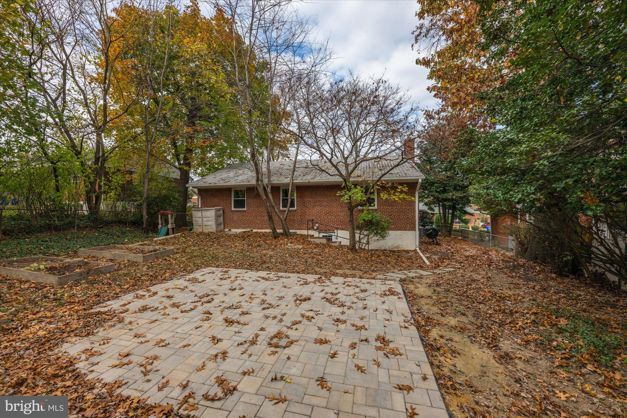 1706 Lansdowne Way