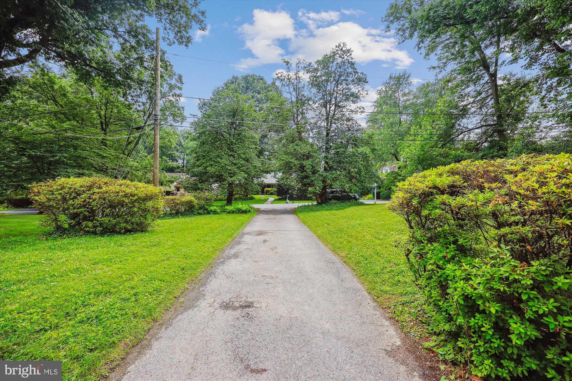 1305 Woodside Pkwy