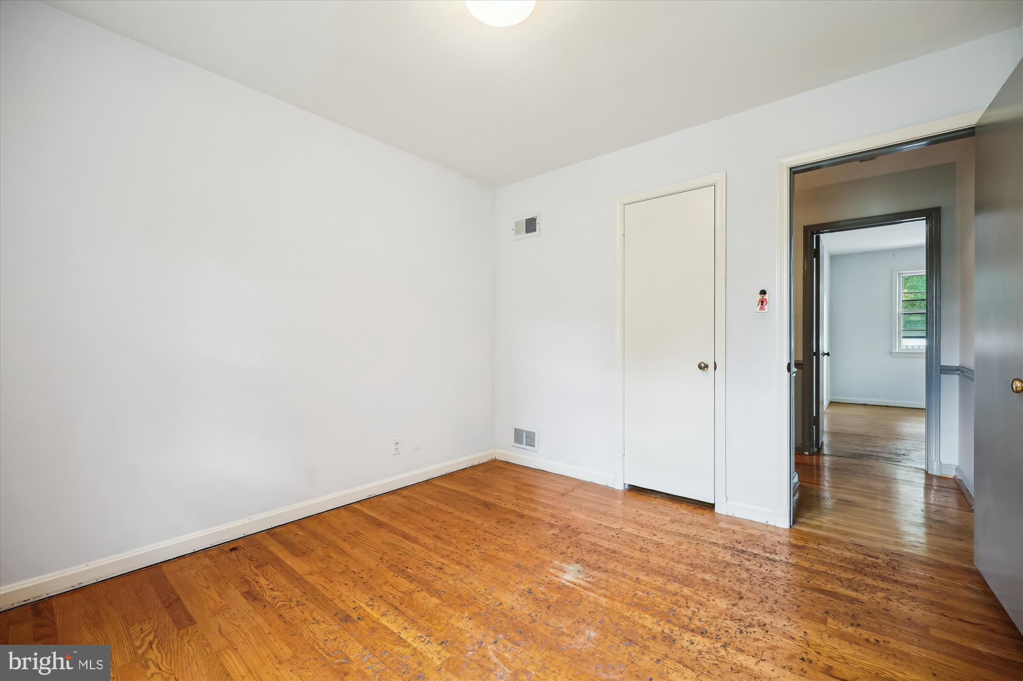 1305 Woodside Pkwy