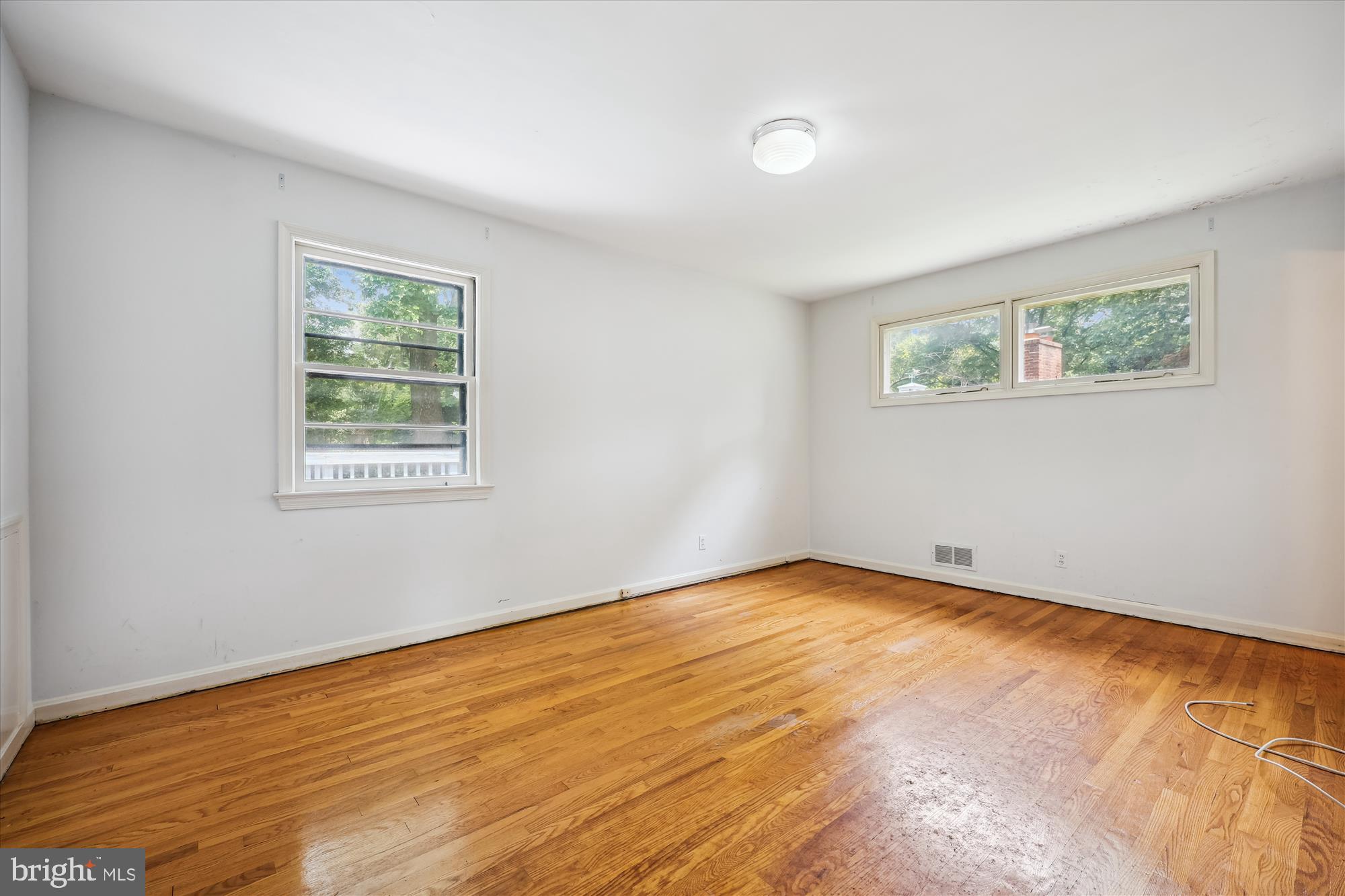 1305 Woodside Pkwy