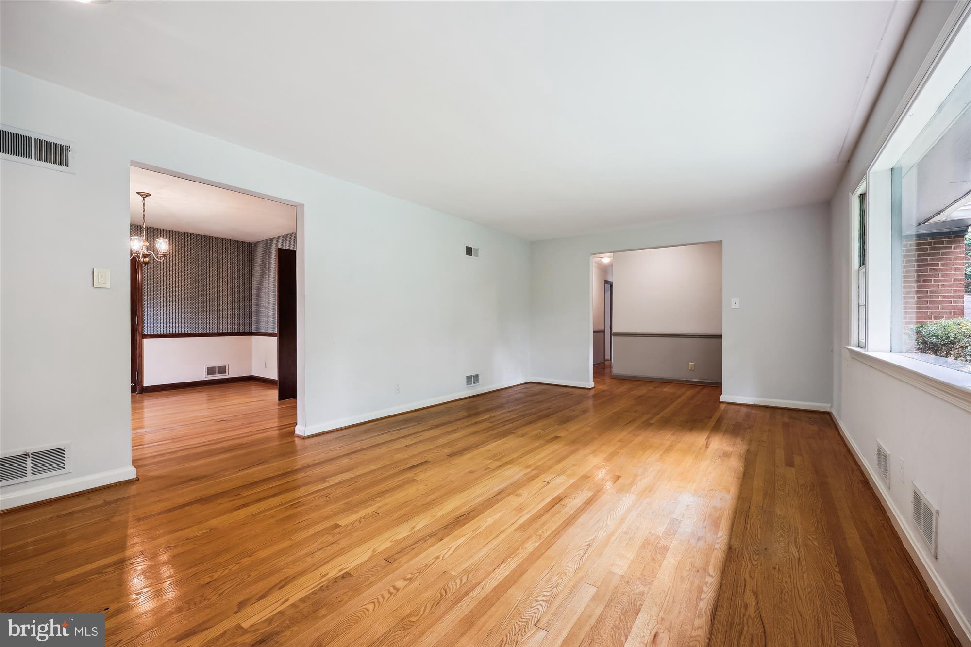 1305 Woodside Pkwy