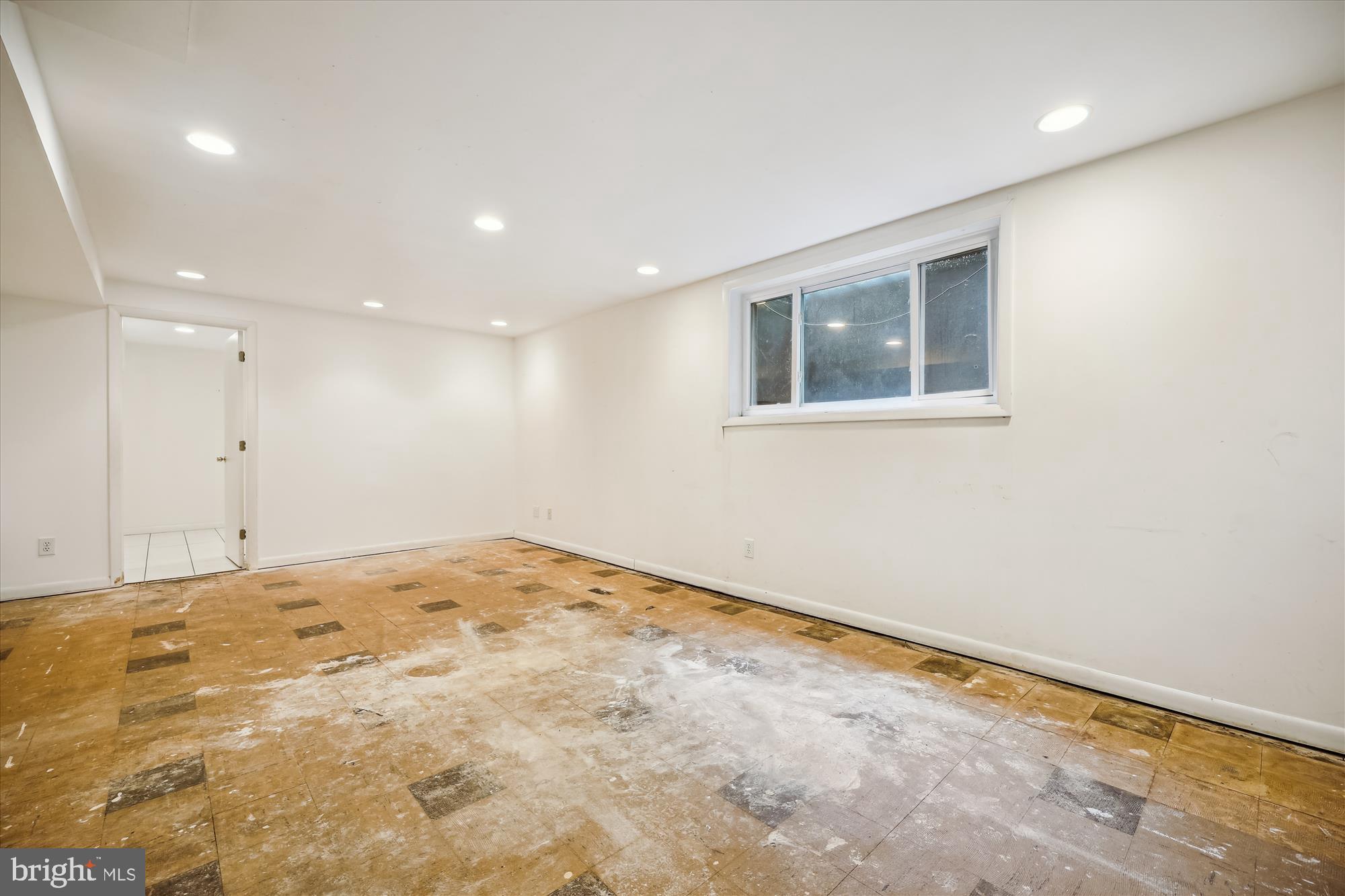 1305 Woodside Pkwy