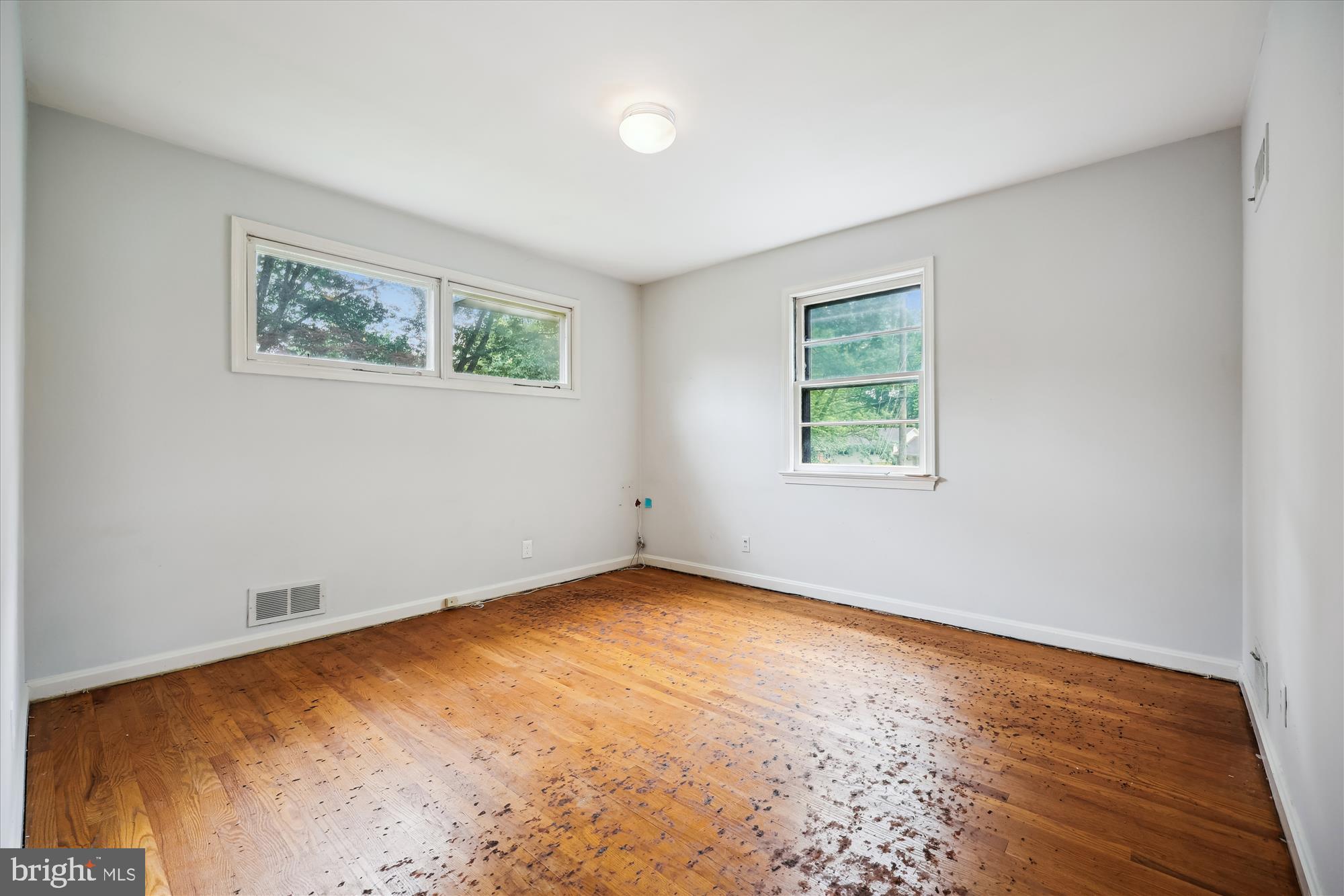 1305 Woodside Pkwy