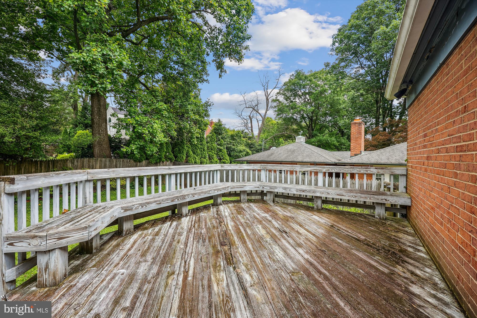 1305 Woodside Pkwy