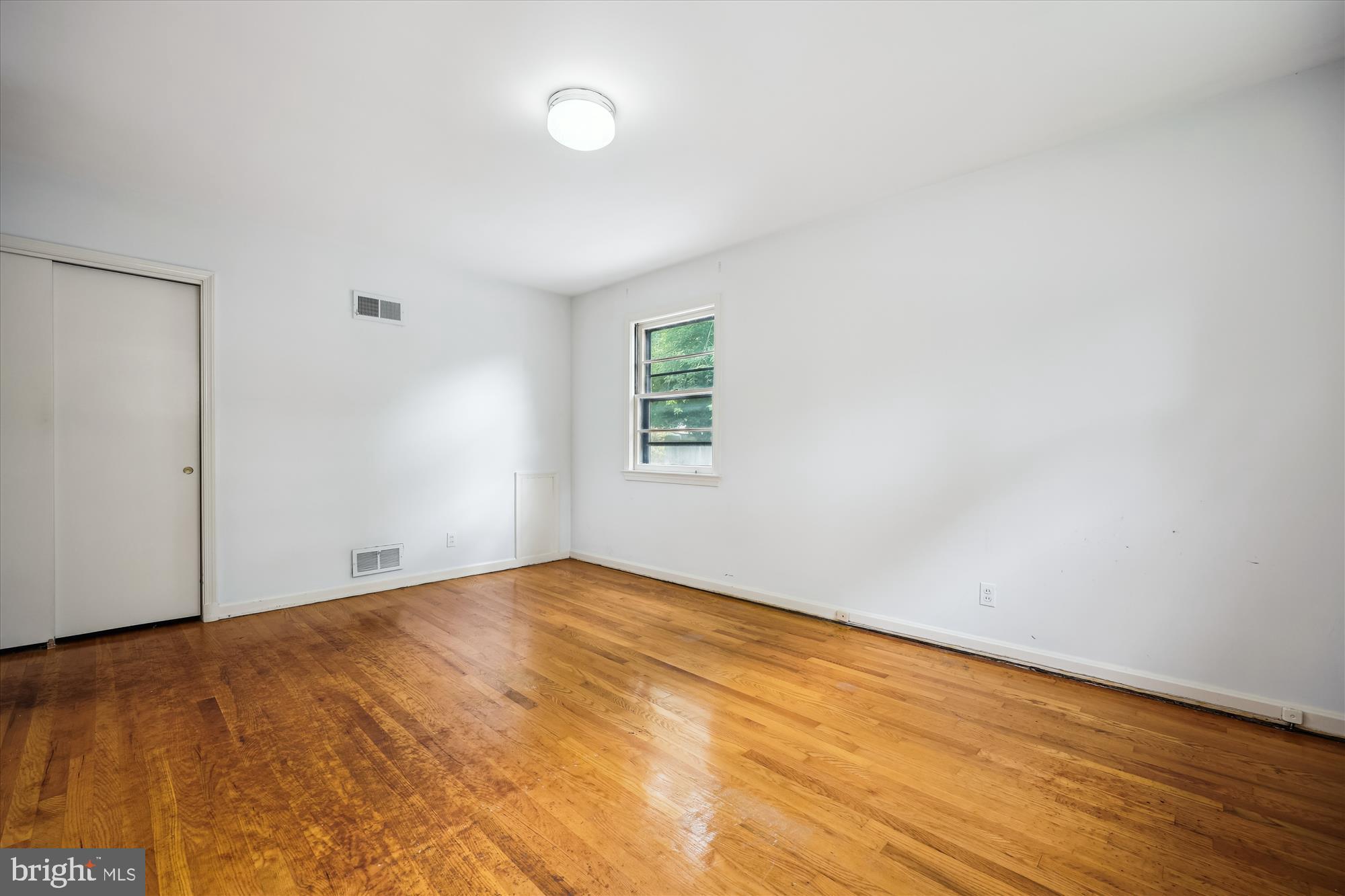 1305 Woodside Pkwy
