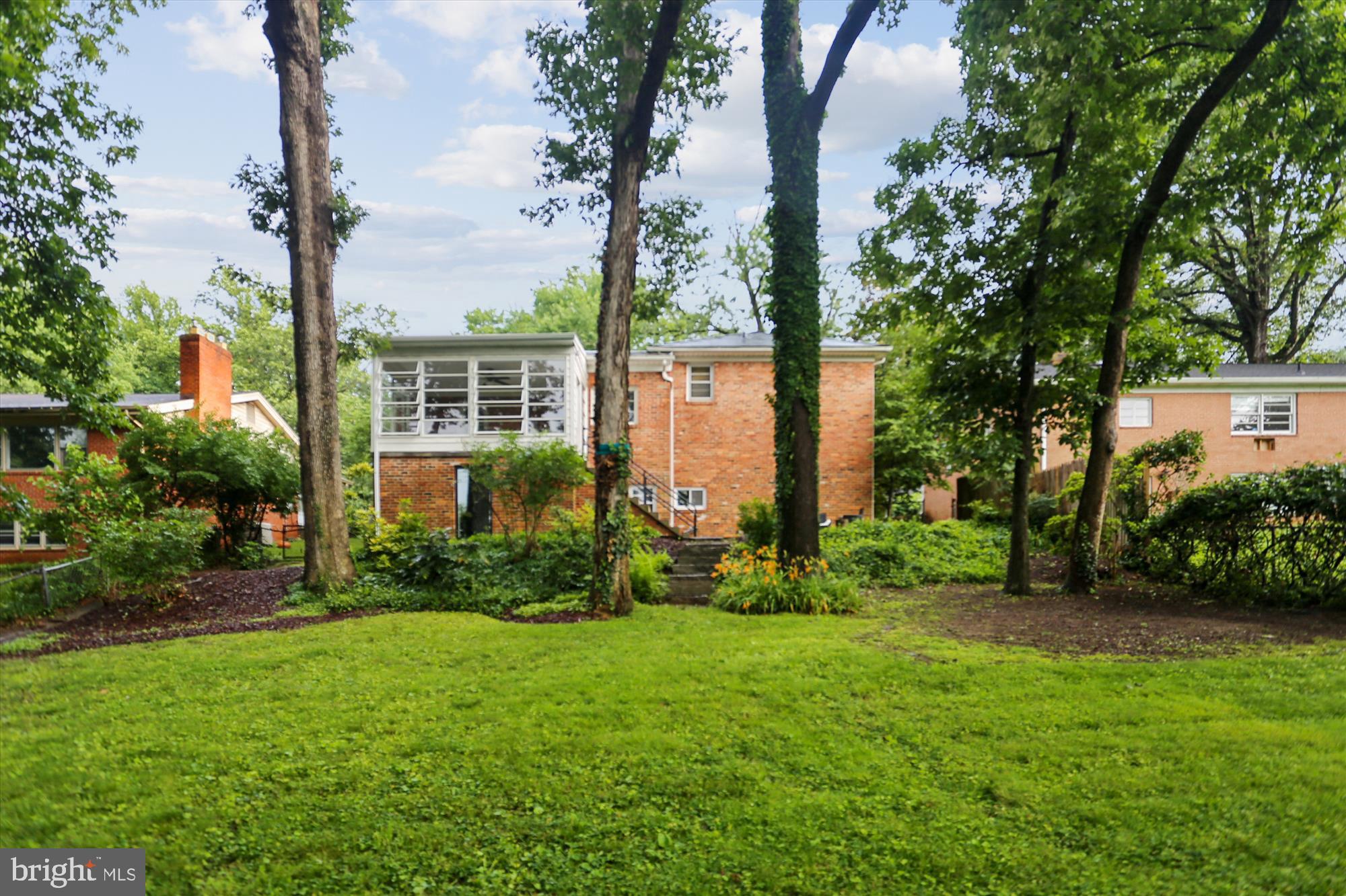 1407 Crestridge Dr