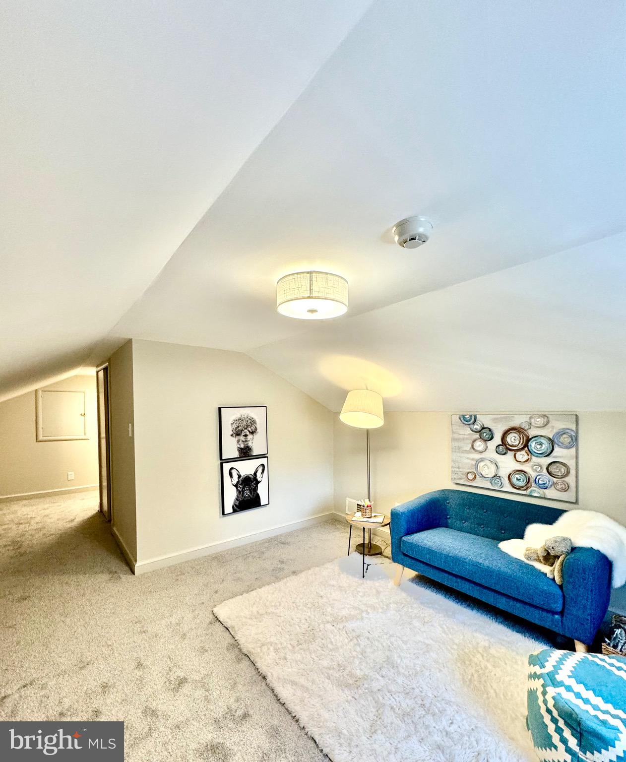 1407 Crestridge Dr