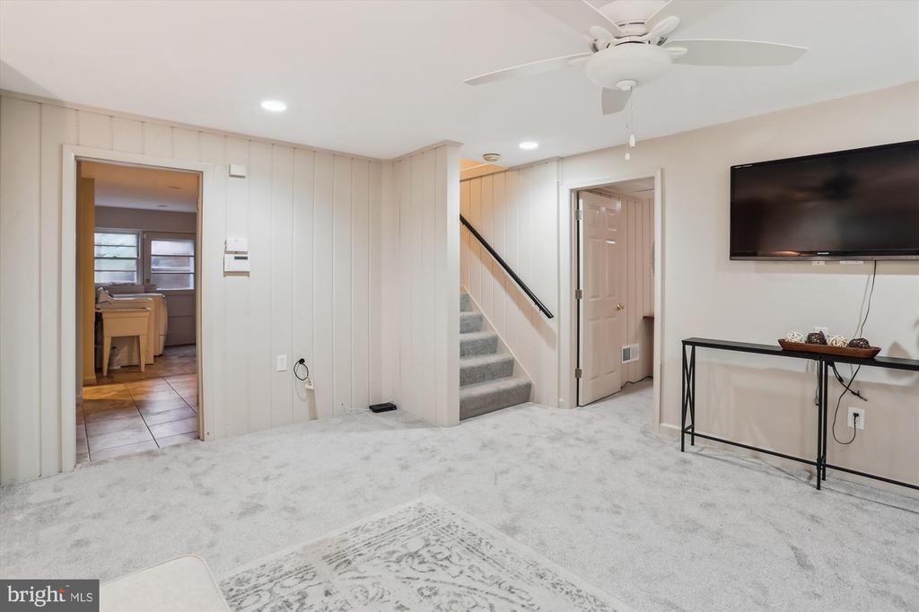 1407 Crestridge Dr