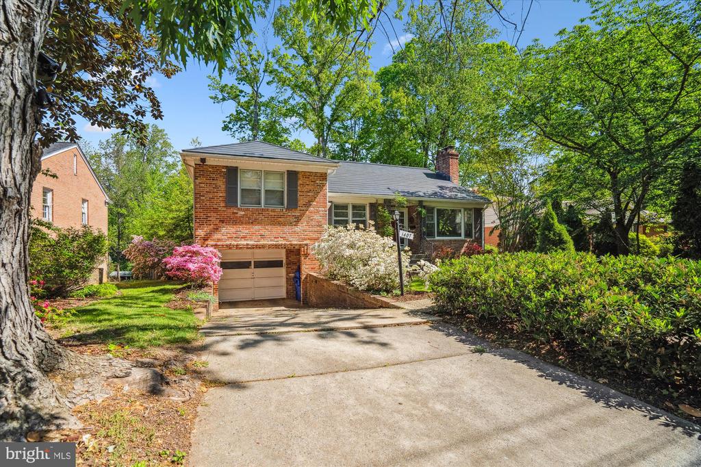 1407 Crestridge Dr