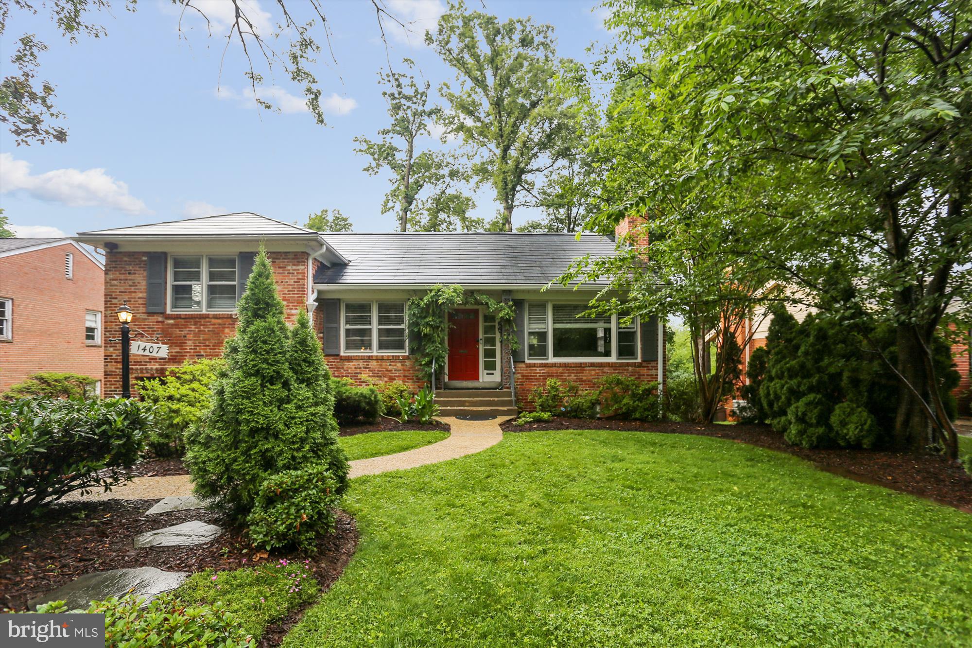 1407 Crestridge Dr