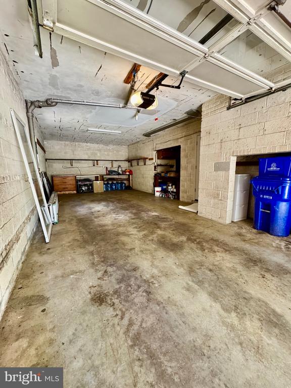1407 Crestridge Dr