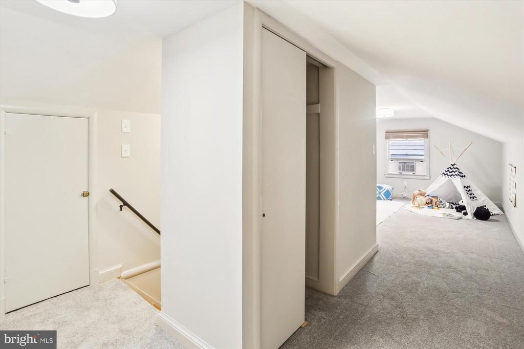 1407 Crestridge Dr