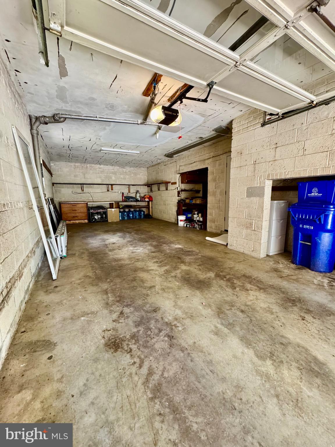 1407 Crestridge Dr