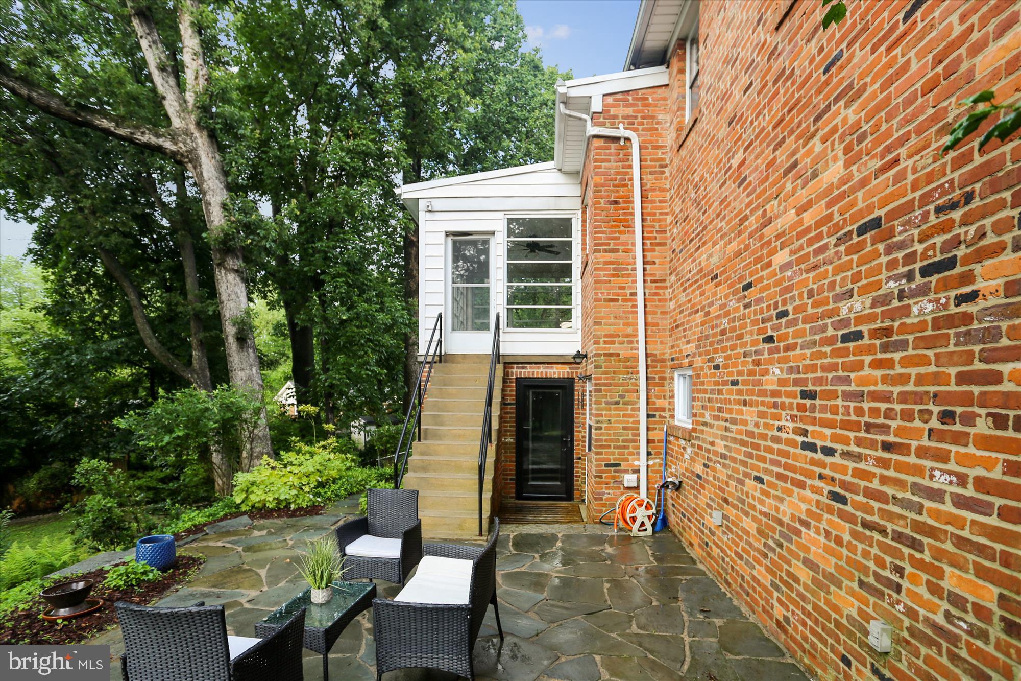 1407 Crestridge Dr