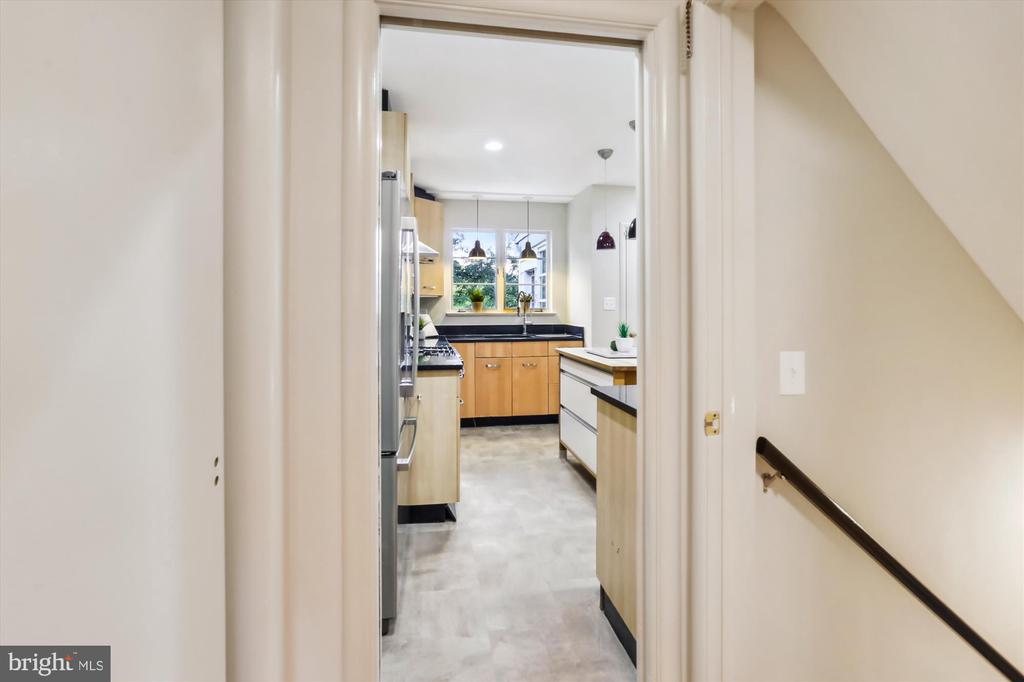 1407 Crestridge Dr