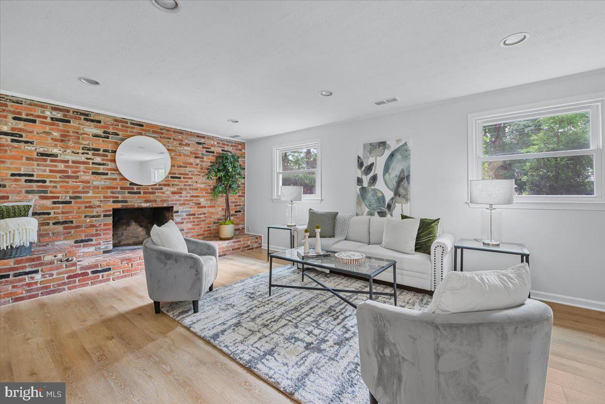7605 WARBLER LANE