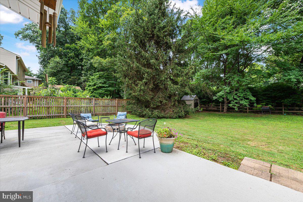 7605 WARBLER LANE