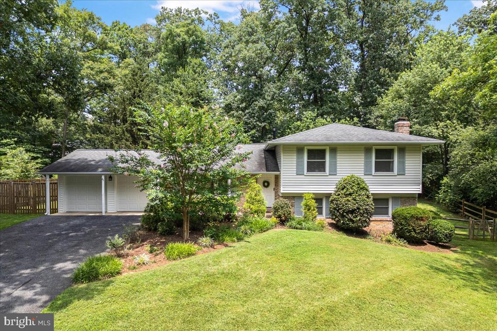 7605 WARBLER LANE