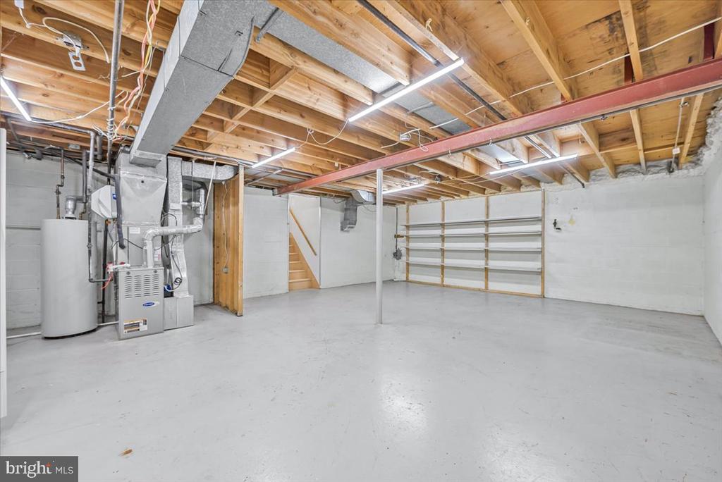 7605 WARBLER LANE