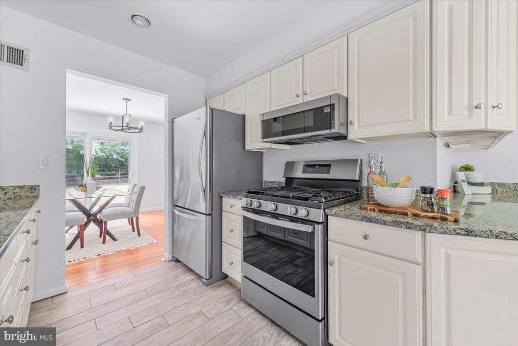7605 WARBLER LANE