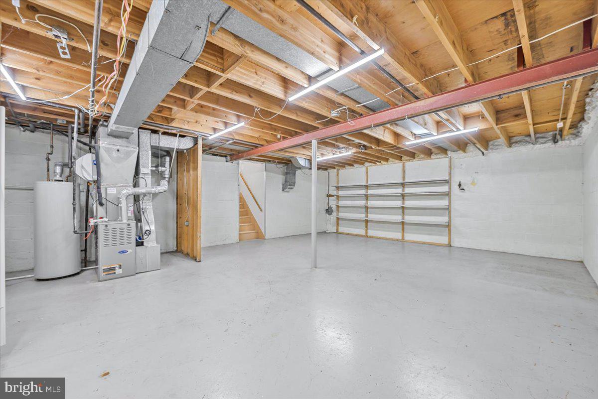 7605 WARBLER LANE