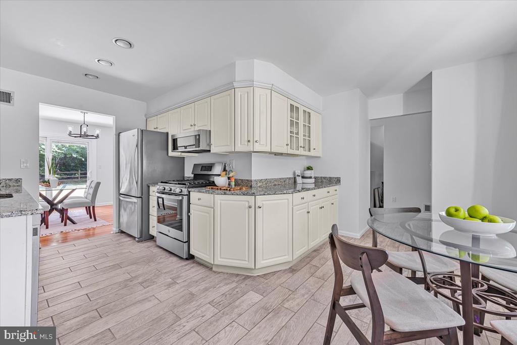 7605 WARBLER LANE